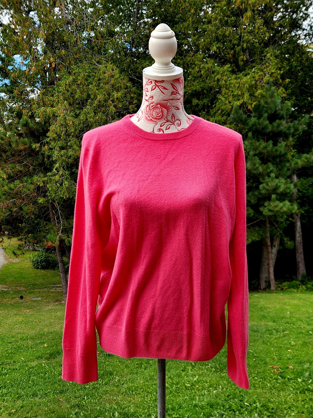 NAADAM Women's Crewneck Sweater in Bright Pink